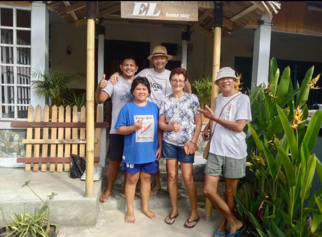El Homestay Бунакен Екстериор снимка