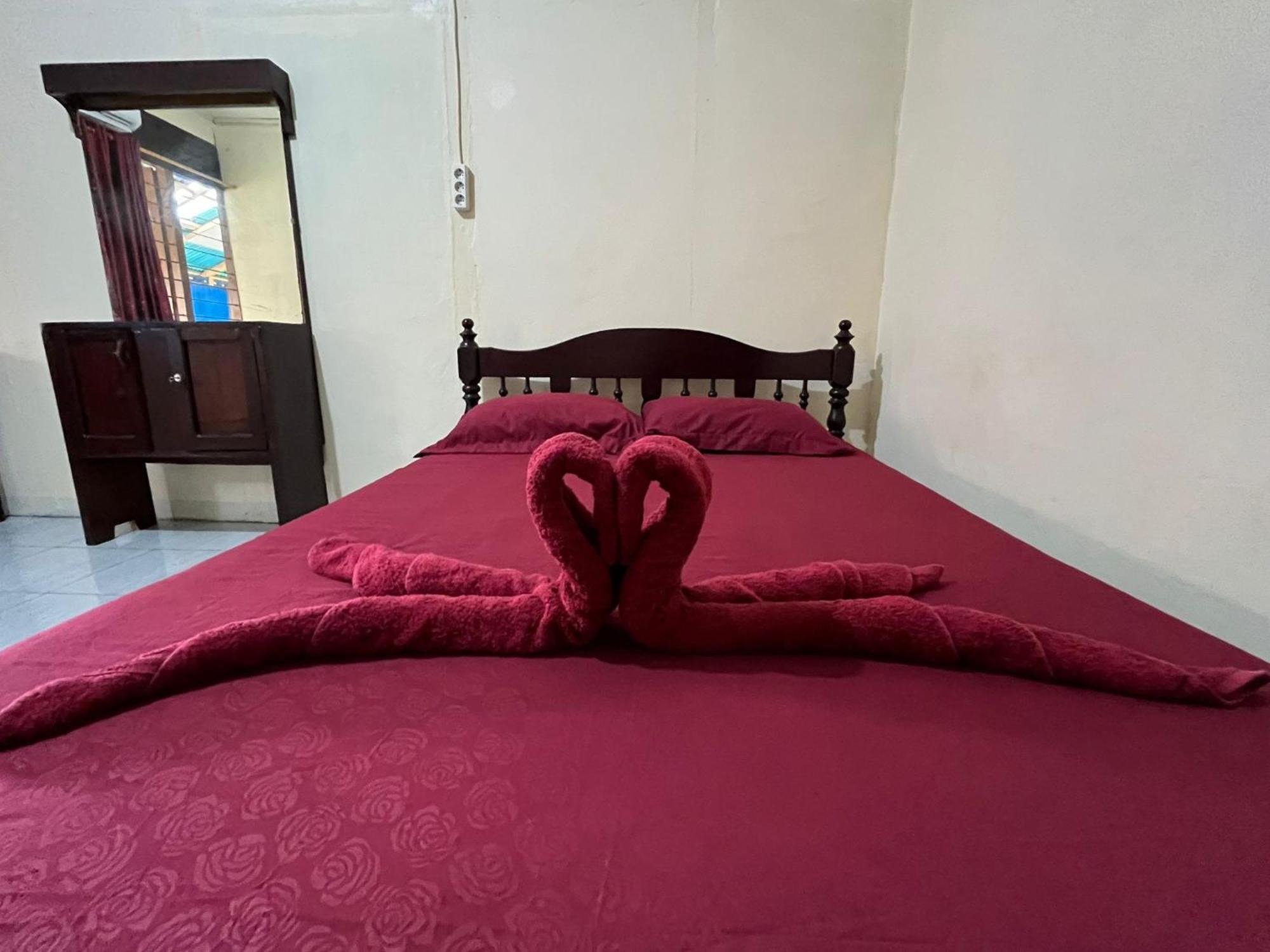 El Homestay Бунакен Екстериор снимка